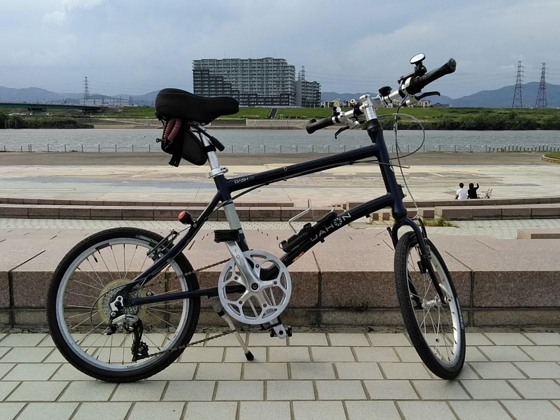 黒い自転車