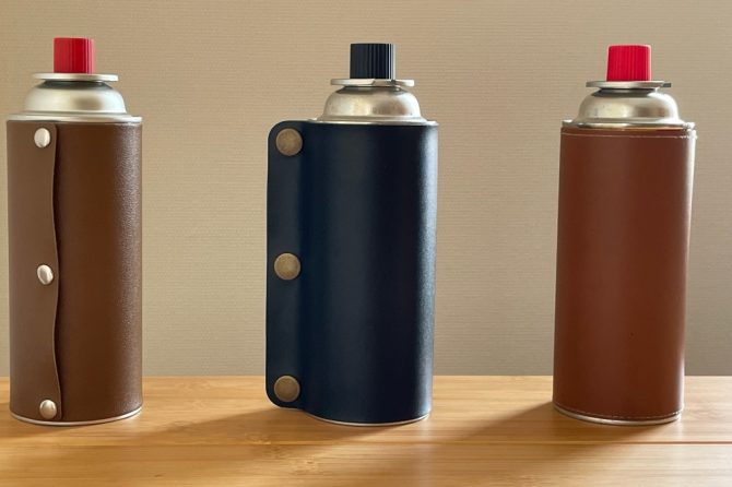 100均のガス缶カバーを徹底比較！ダイソー・セリア・キャンドゥの商品を使い比べてみた