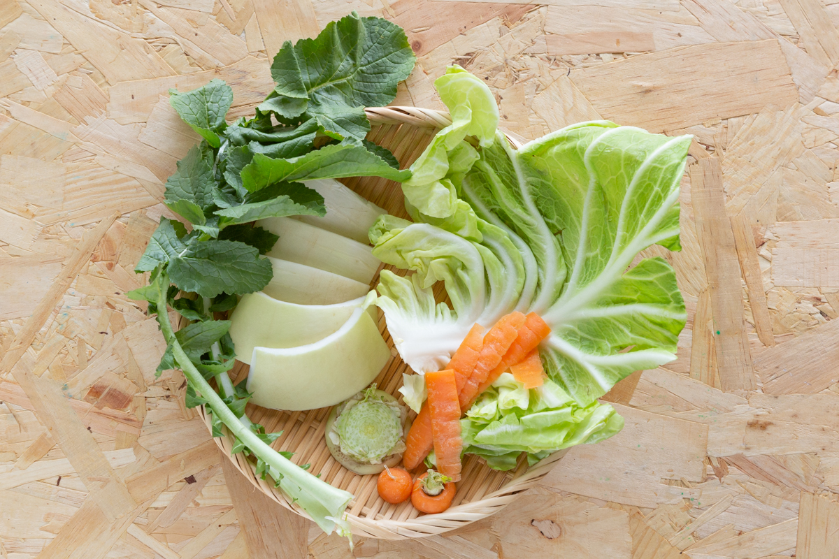 きゃぺつの外葉や大根の皮などの捨て漬けに使う野菜