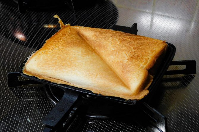 焼きあがったホットサンド