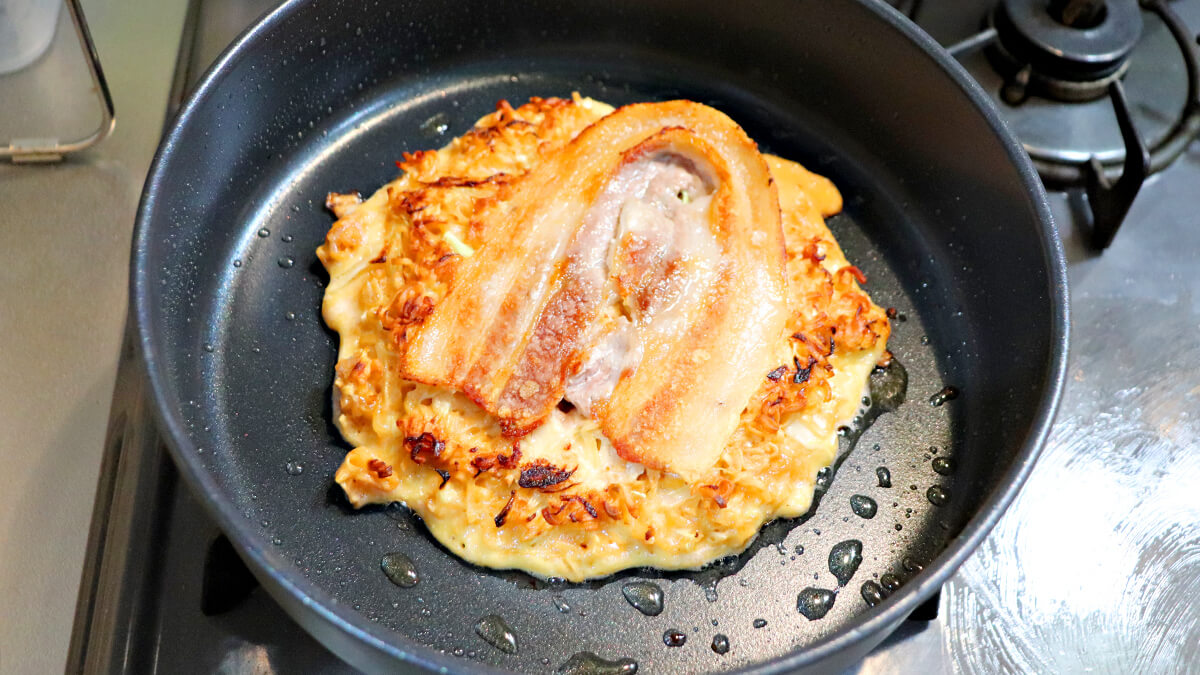 豚バラ肉がカリッと焼き上がっていれば完成