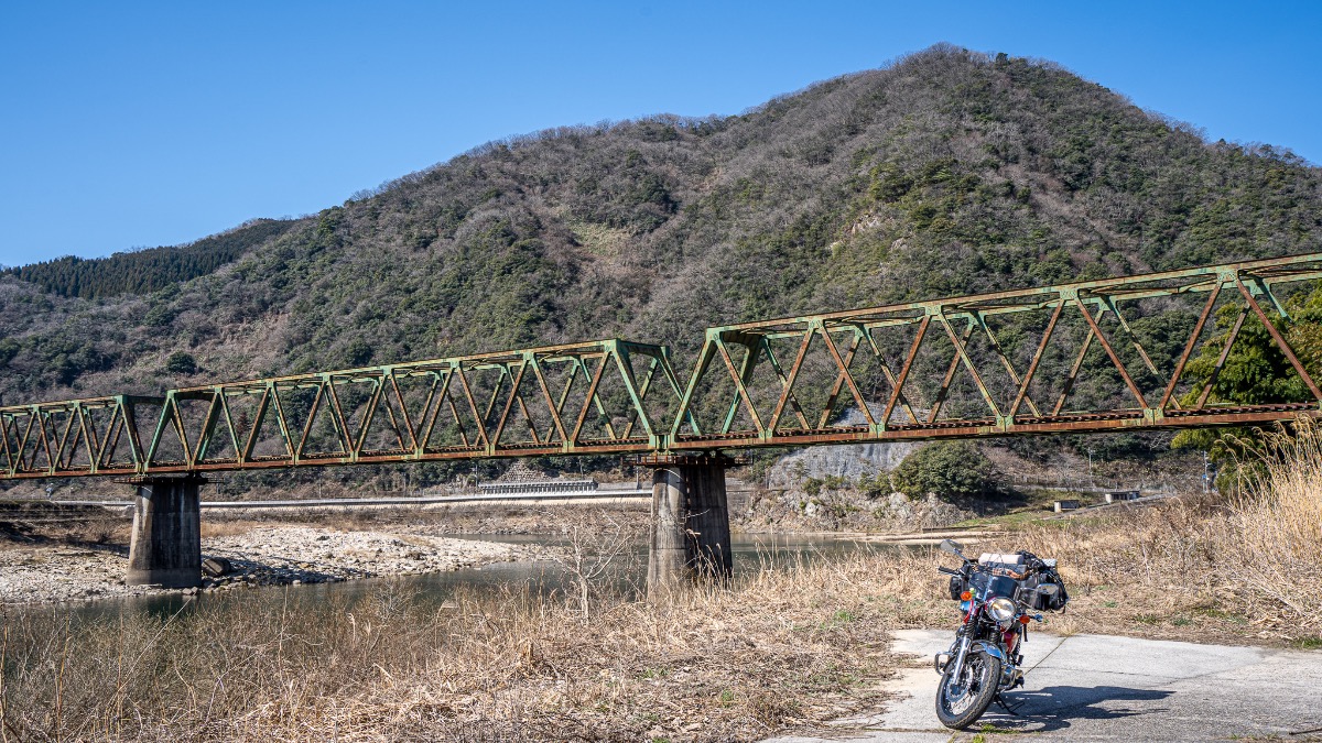 配線鉄橋