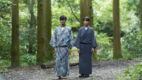 アウトドアで着こなしたい「カジュアル着物」って？焚き火に強くて着付け不要