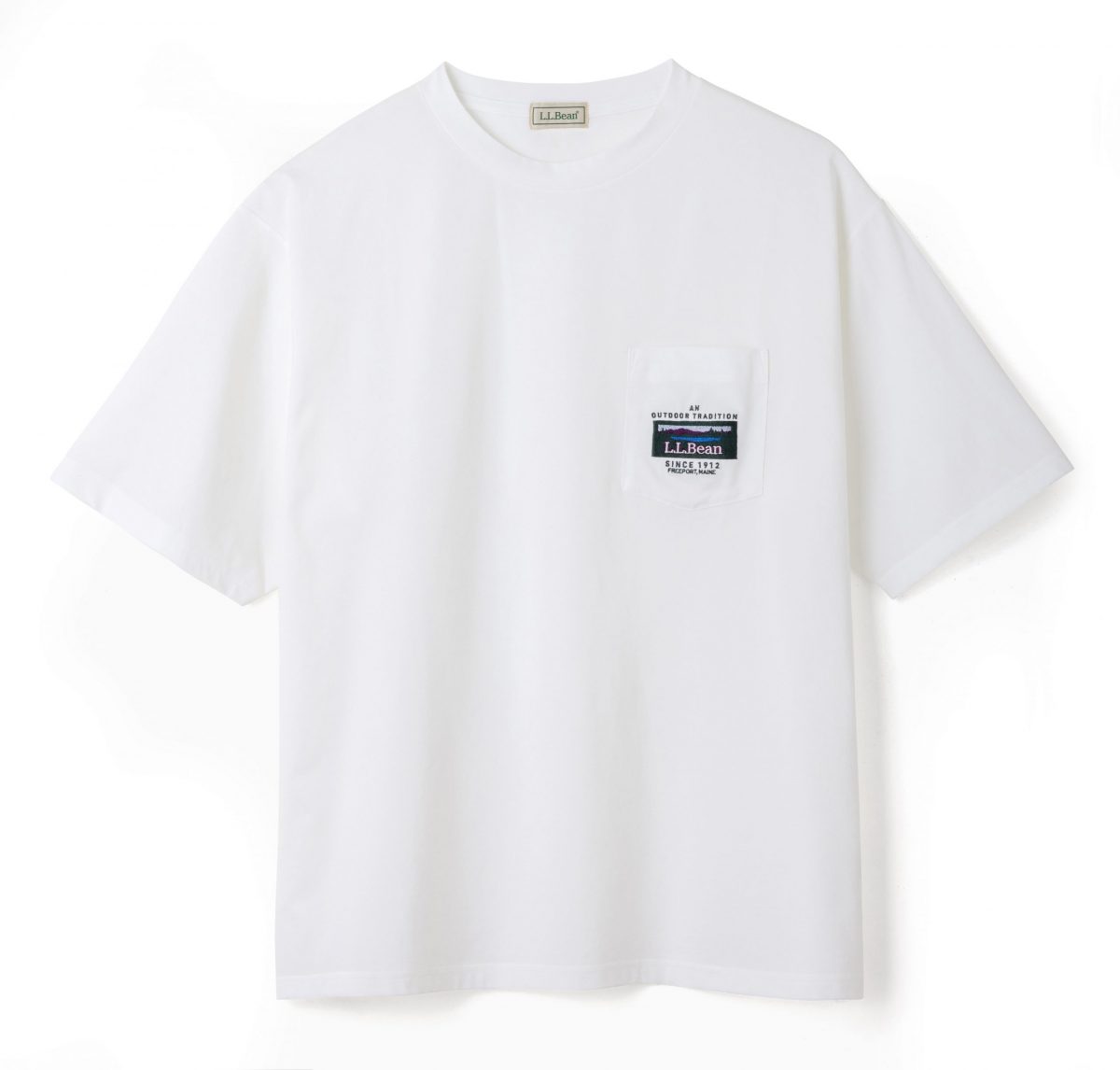 ¥5,390 カラーはOff White、Light Grey、Sax Blue、Charcoalの4色展開(写真はOff White)