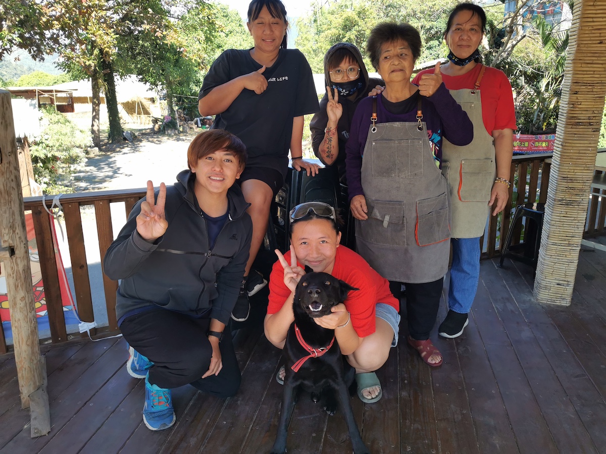 茶山部落の部落厨房のお母さんは日本語が少しできるようでした。