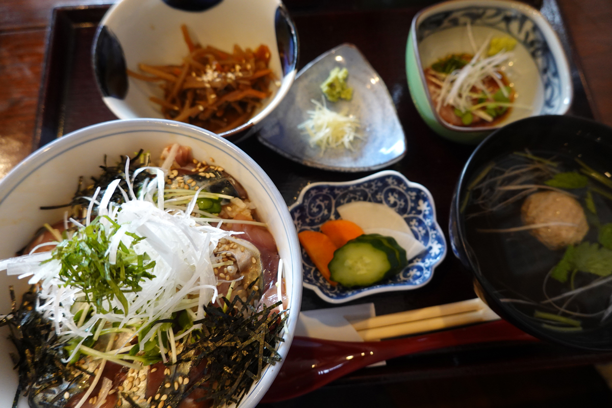 丼屋七兵衛の極上鯖丼漬け定食