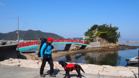 シェルパ斉藤、愛するラブラドールと瀬戸内海の家島諸島を旅する！