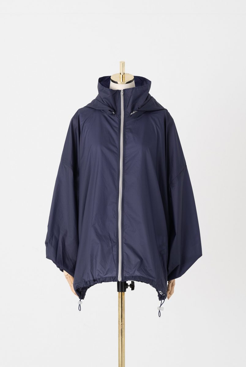 Light hooded raincoat / charcoalgray　40,700円（税込）
