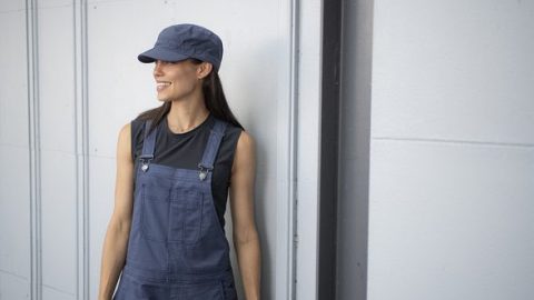 アウトドアリサーチの女性用ウェアがかっこいい！機能性をひたすら追求