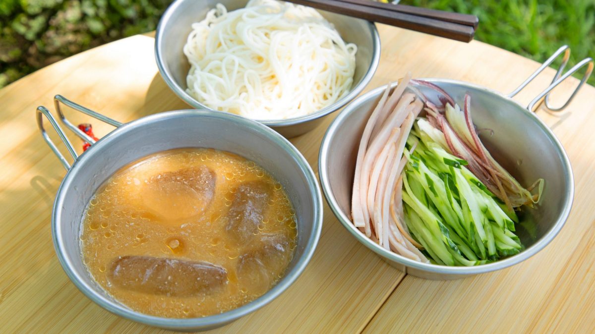 汁とそうめんと野菜