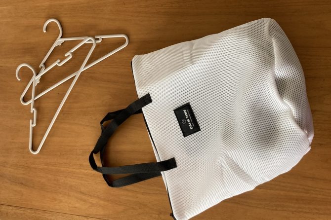 ランドリーバックとハンガー