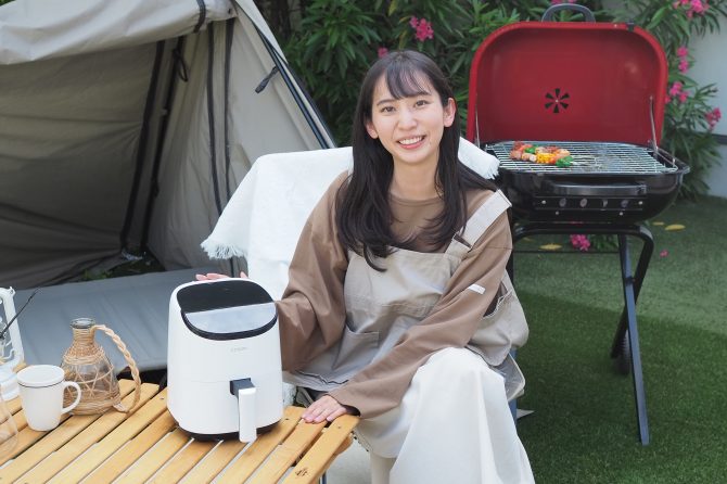 1台4役だと！「COSORI」の小型ノンフライヤーはソロキャンパー必見のアウトドア家電だ