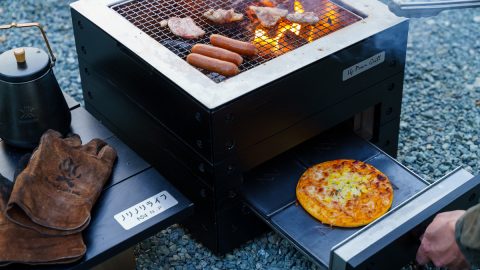 １台でピザを焼きながら同時にBBQも！ 家でも便利なマルチキッチンはいかが？