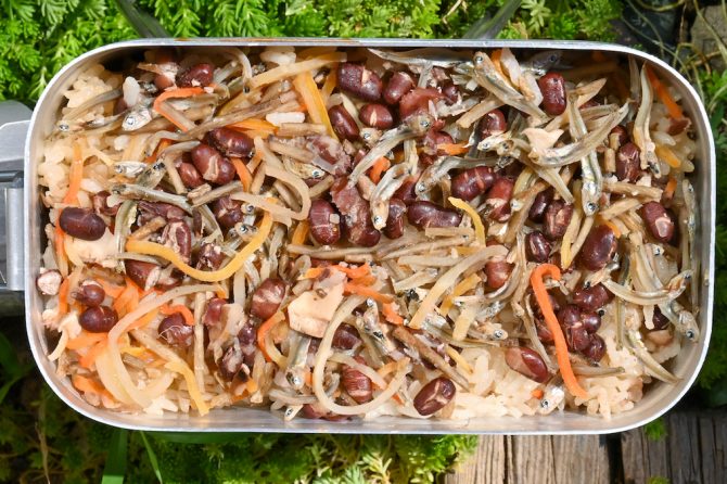 ソロキャンパーの救世主「炊き込みご飯」を楽しもう。おかずなしでOK！翌日も美味しい！