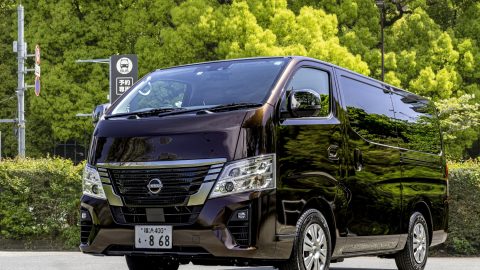 シゴトグルマの定番はソト遊びにも合うのだ！ 日産「キャラバン」を徹底乗り込みレビュー