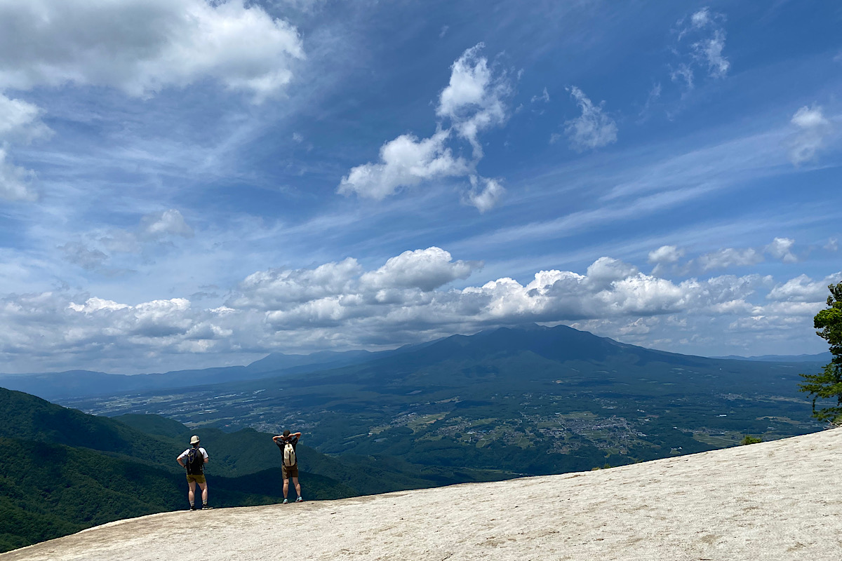 日向山山頂付近の眺望