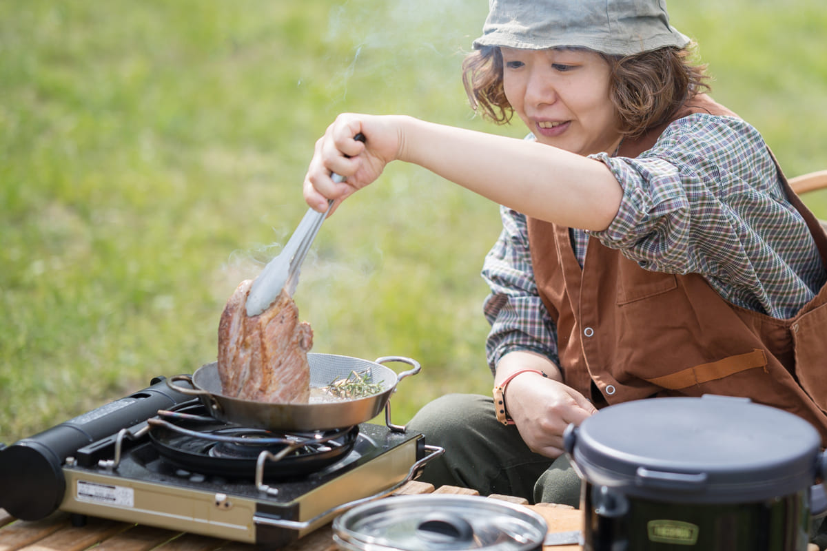 フライパンで豚塊肉をロースト