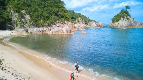 山陰海岸ジオパークトレイル鳥取エリアをセクションハイクで楽しもう！絶景浦富海岸を海と陸から満喫するコース8・9【PR】