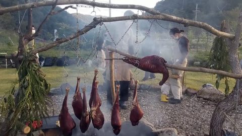 飲んで食って働いて…そして走る！新感覚ランイベント「山賊ワイルドラン＆炎の宴」開催