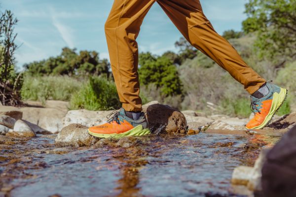 軽量性と機能性に加えて独自の防水透湿素材「KEEN.DRY（キーン・ドライ）」を搭載して、それぞれに防水性をプラス