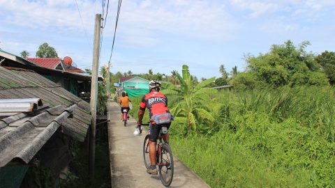 バンコクからたった1時間！タイのクレット島サイクリングで出会いだらけの最高体験を