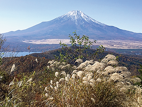 山梨県山中湖村、都留市、忍野村 石割山