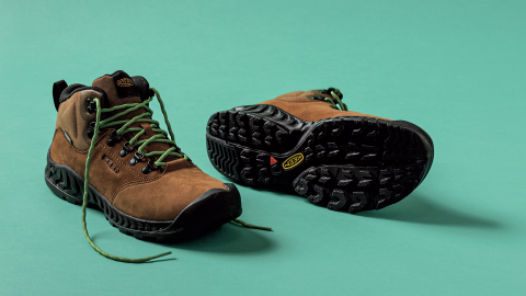 低山ハイキングの三種の神器「靴・雨具・バックパック」の最新おすすめ10アイテム