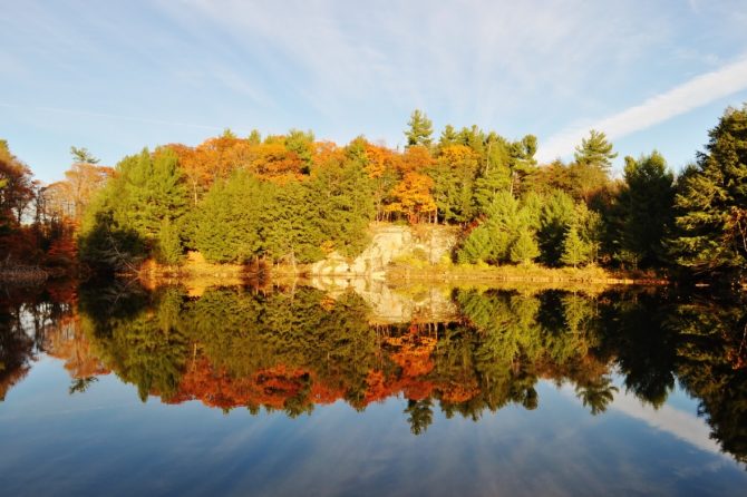 水面に映る景色がとても美しい。