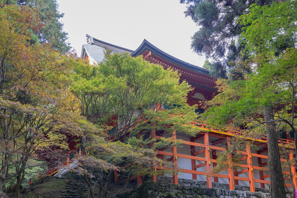 10月下旬の横川中堂の紅葉