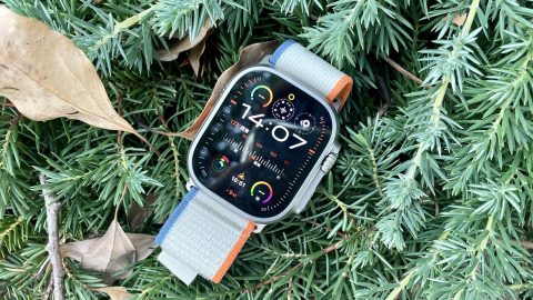 Apple Watchで道迷いを防止！ アウトドアに便利な機能と最新モデル『Ultra２』をチェック！