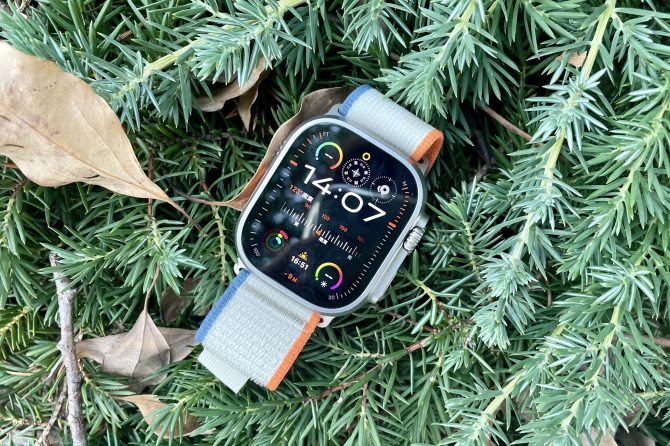 Apple Watchで道迷いを防止！ アウトドアに便利な機能と最新モデル『Ultra２』をチェック！