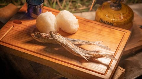 平戸で夜のキャンプ飯！「長崎和牛の焼きしゃぶ」「シイラとヒラスのスパイス串焼き」ともう1品