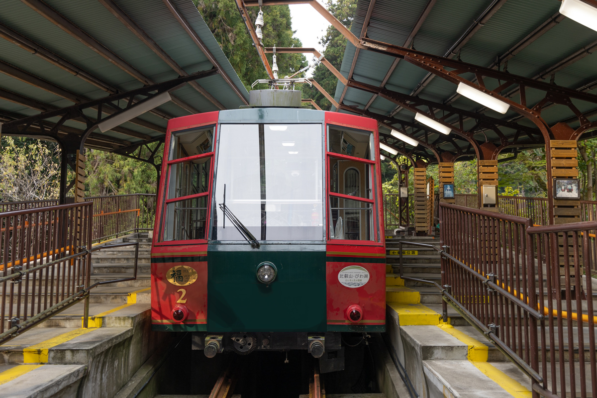 坂本ケーブルの車両