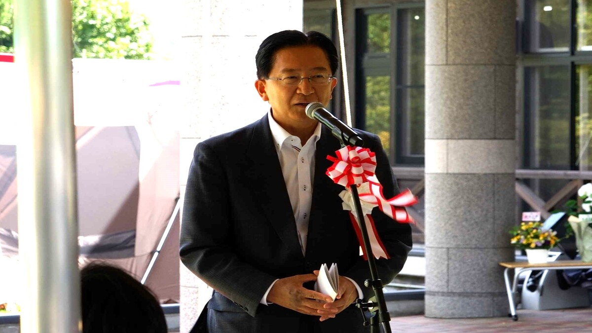 岩手県知事の達増拓也氏