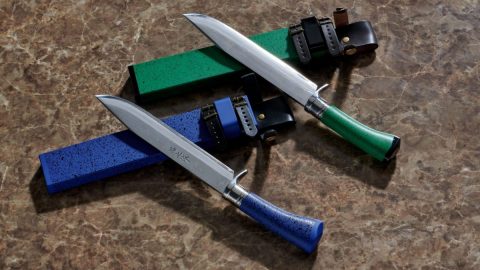 名刀「カブキナタ」は日本刀を思わせる漆塗りで優美な鉈なのだ
