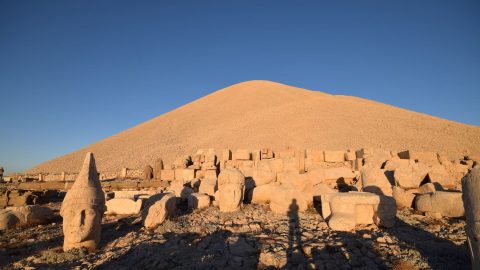 トルコの世界遺産「ネムルト山」に登ってみた！ ユーフラテス川源流域に聳える絶景の山へ