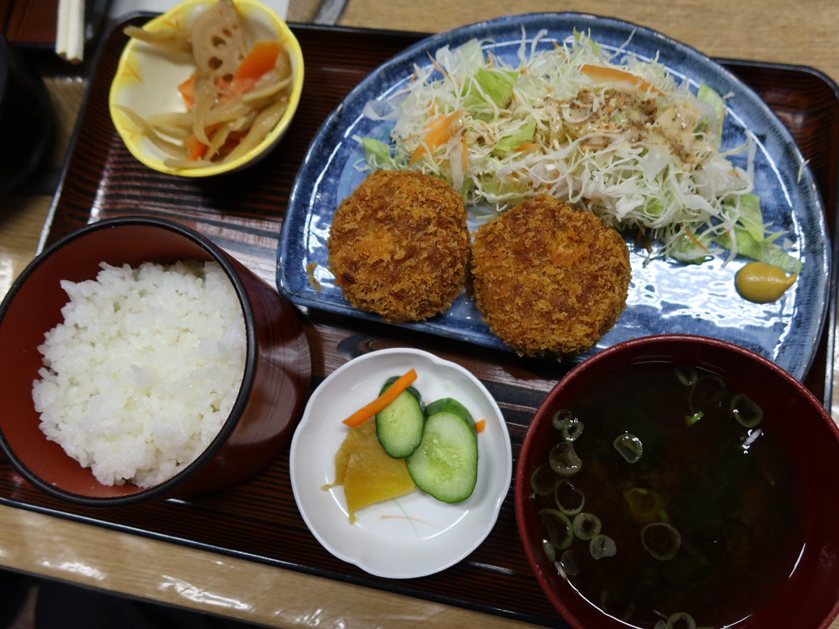 鹿肉のメンチ定食