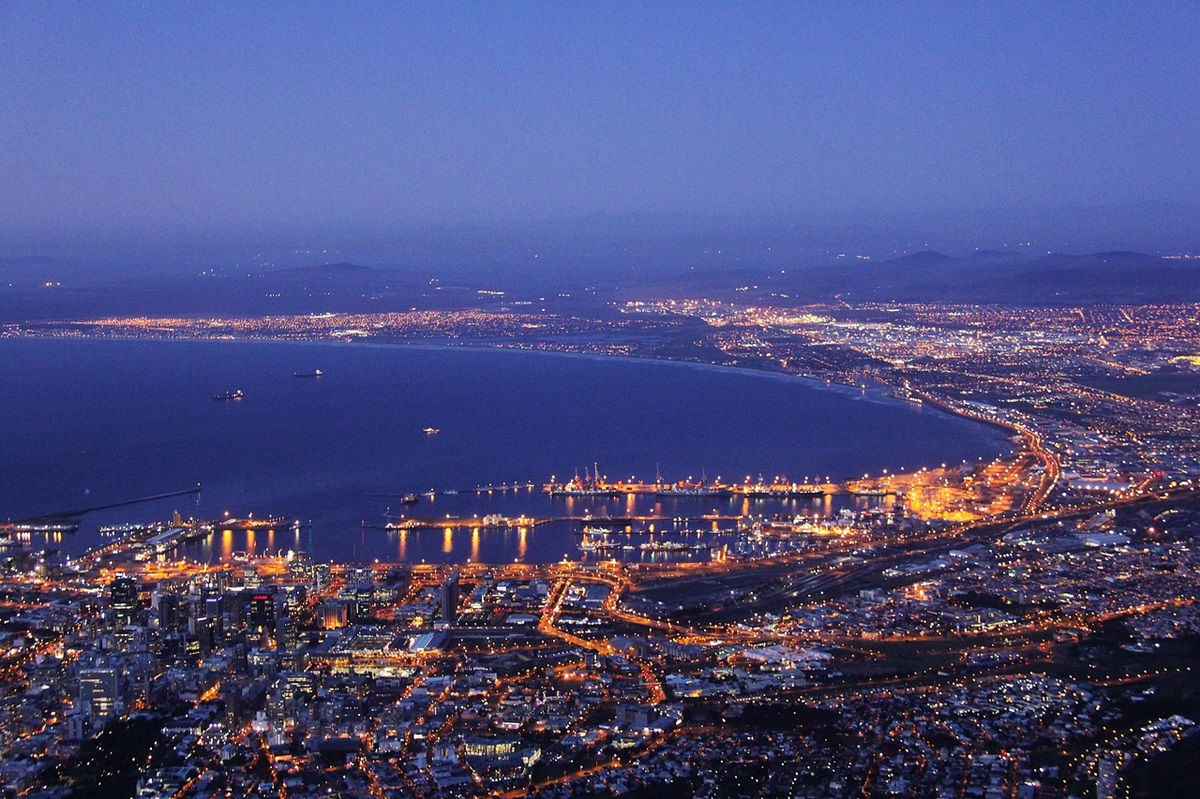 ケープタウン市内の夜景イメージ。