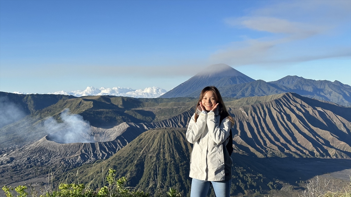 このプロモ山はふもとから日帰りの登山だそうです。