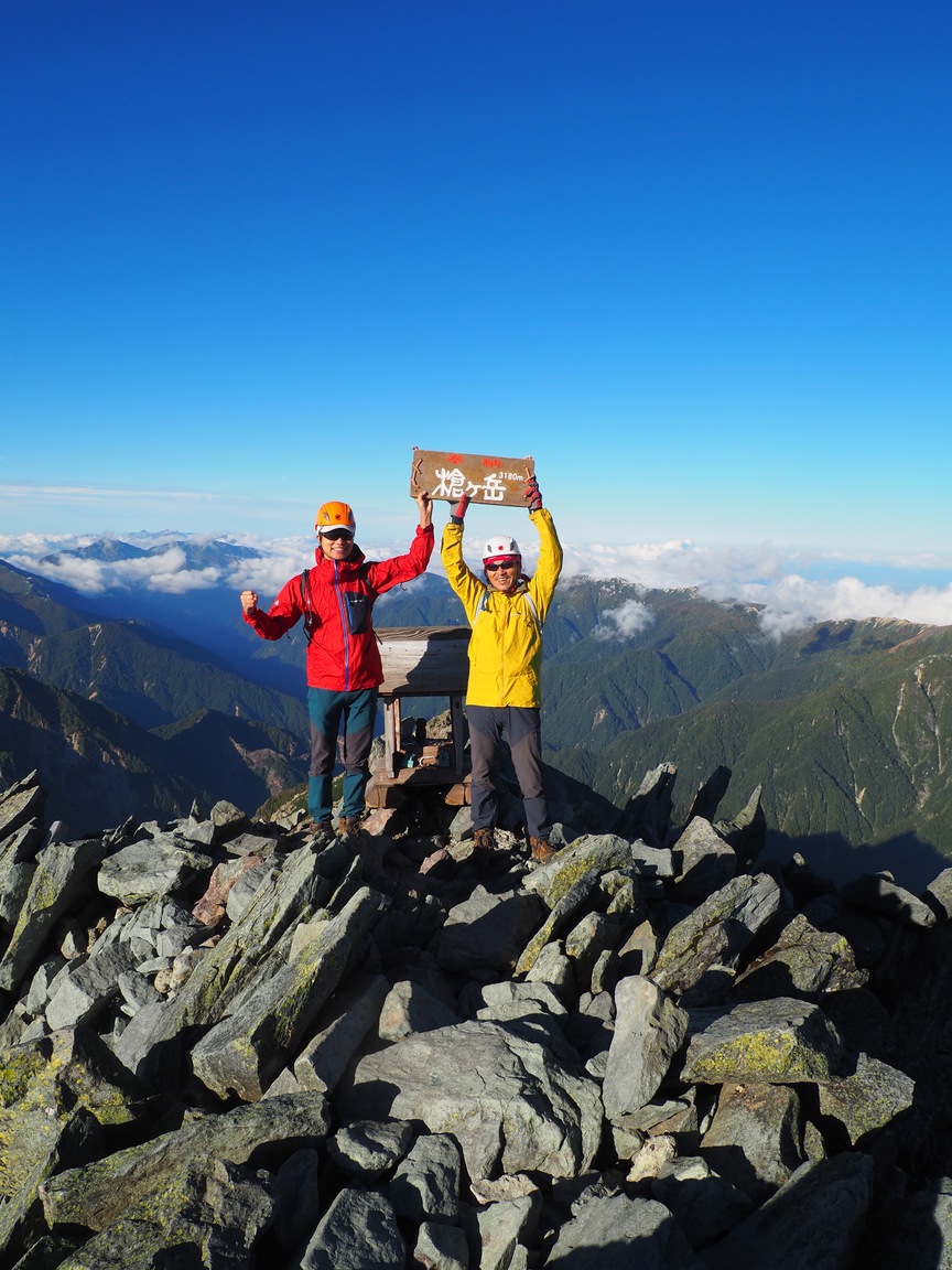 晴天の槍ヶ岳山頂