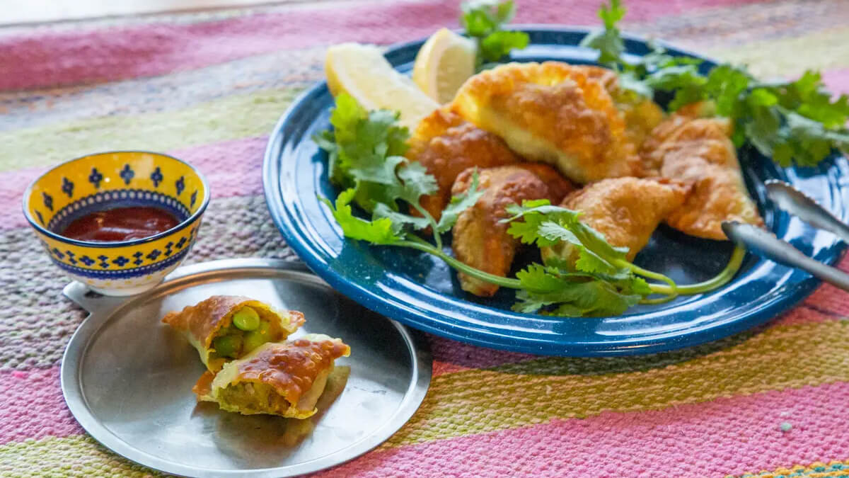 餃子の皮で作るインド料理サモサ