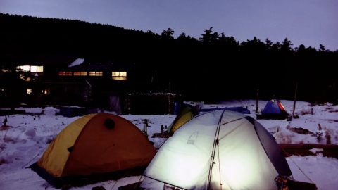 冬キャンプの魅力は何？あると便利な持ち物やおすすめサイトも紹介