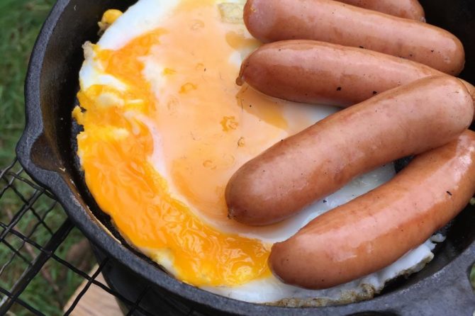 目玉焼きとウインナー