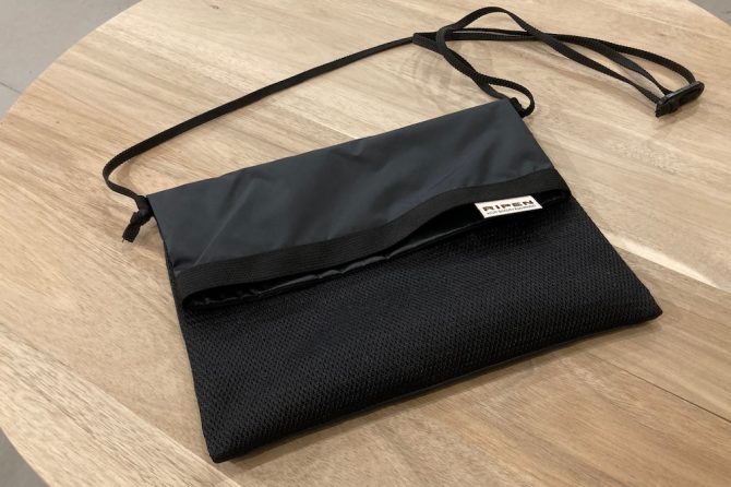 アライテントのマップサコシュ