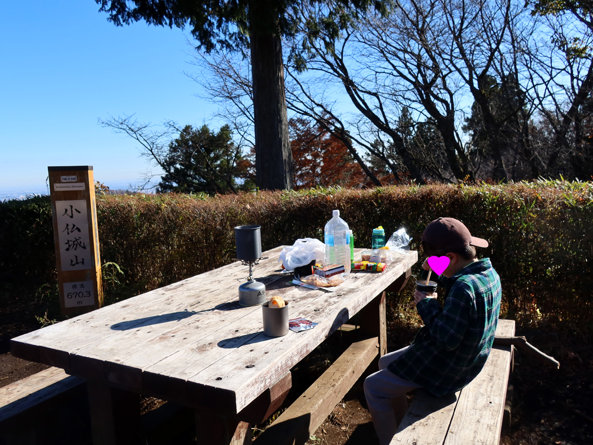 鼻水垂らしながら食べる長男