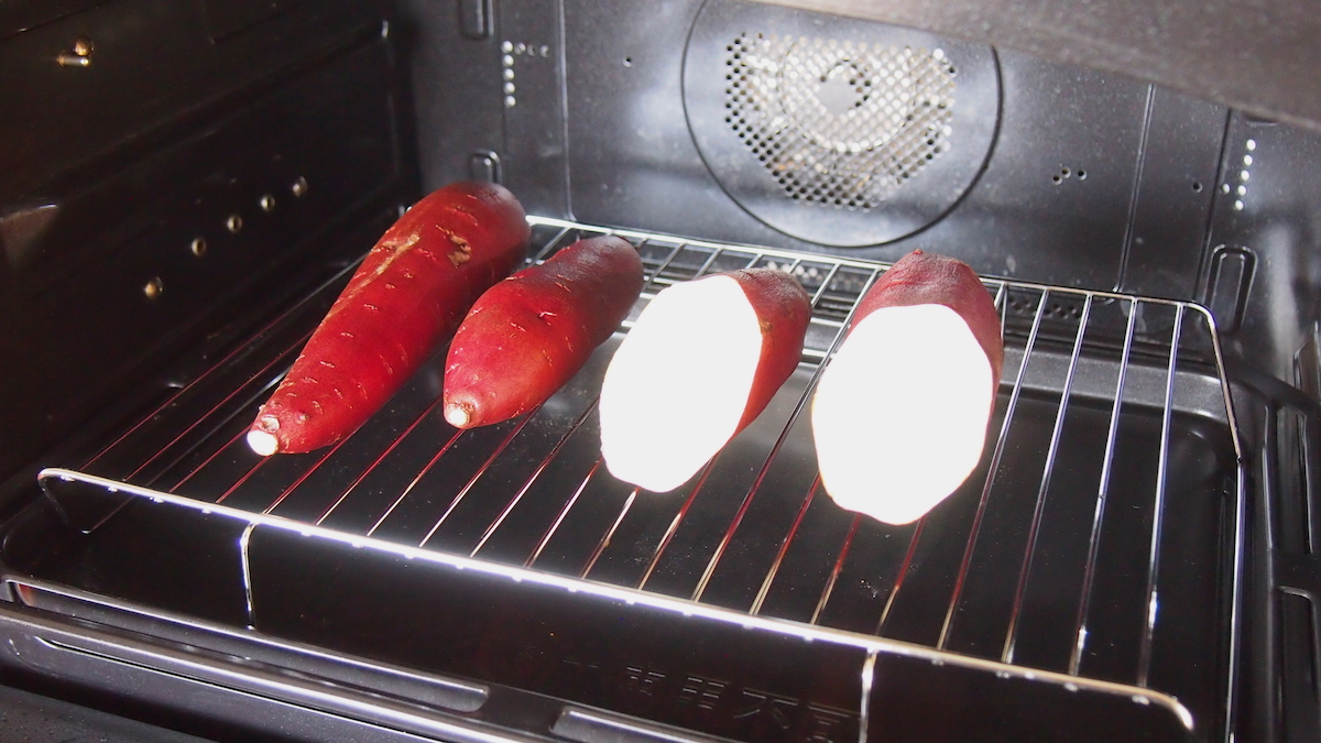 オーブンレンジで焼き芋を焼く