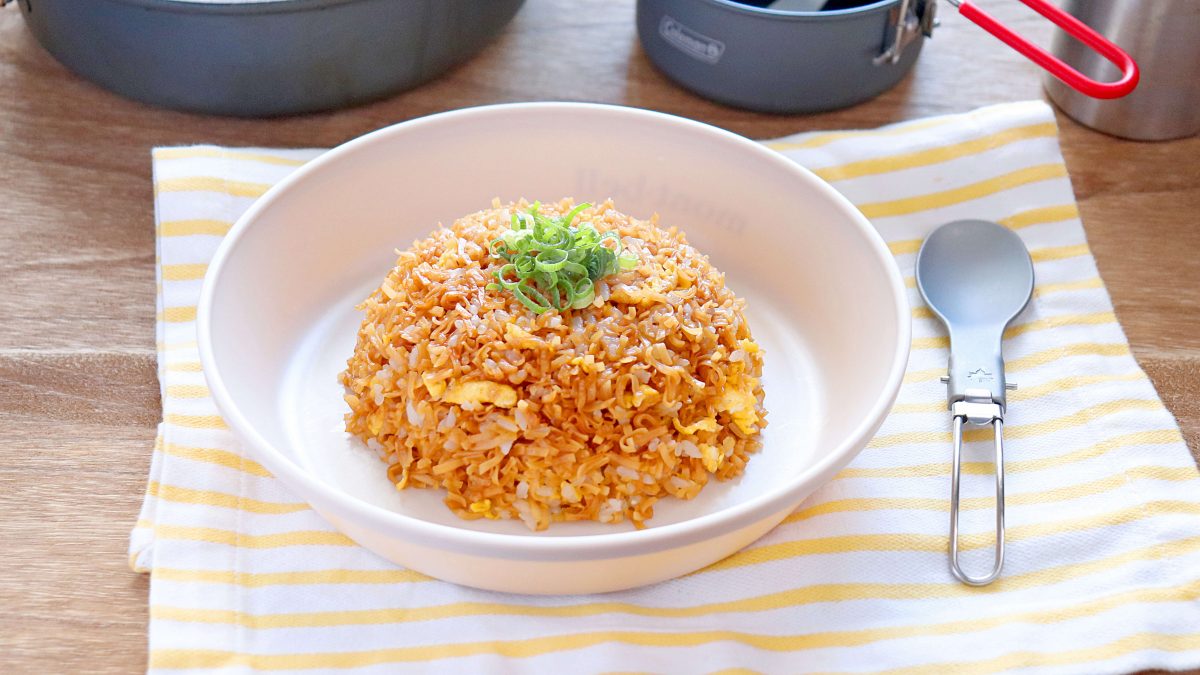 フライパン1つでチキンラーメン炒飯