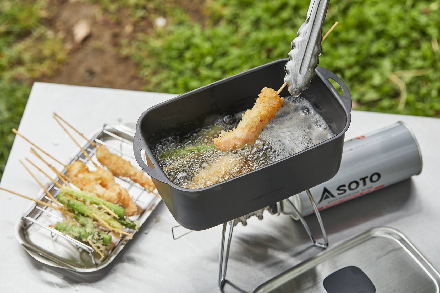 コンパクトなフライヤーで揚げ物