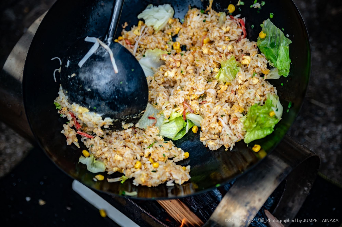 中華鍋で明夫が作った料理