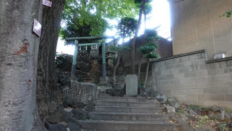 JR田端駅から徒歩数分の神社にまつられている駅チカ霊山とは？【プロハイカー斉藤正史のTOKYO山頂ガイド File.28】